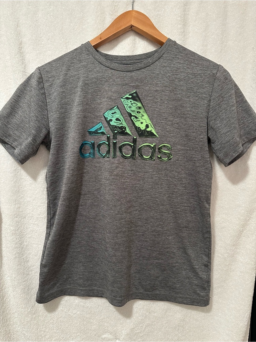 adidas activewear Crewneck boys Tee Heather gray with Logo US M 10/12